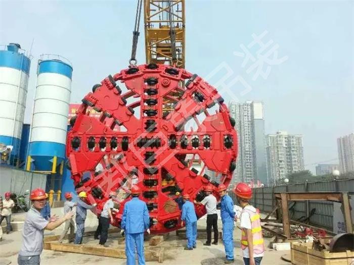 盾構(gòu)機刀盤吊裝_副本.jpg